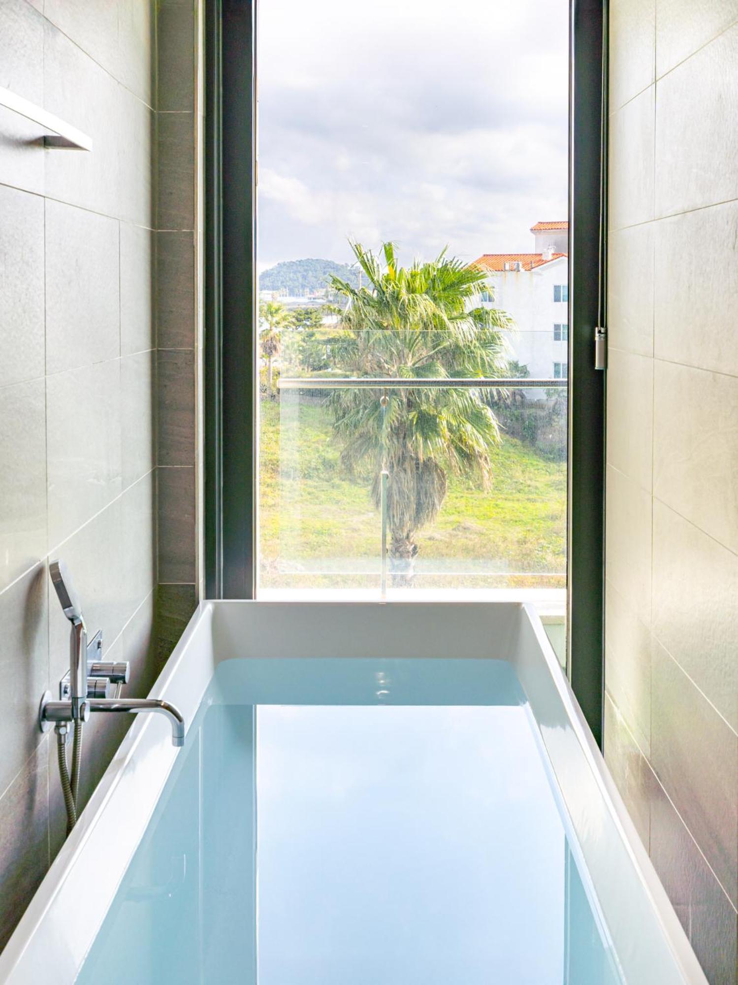 Jeju Attirance Hotel & Poolvilla Seogwipo Exterior foto